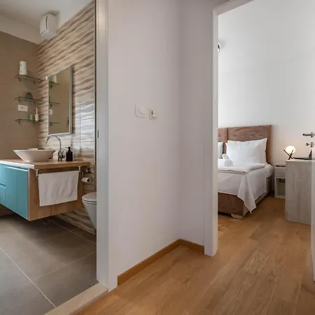 Dalmatia Znjan Apartment *